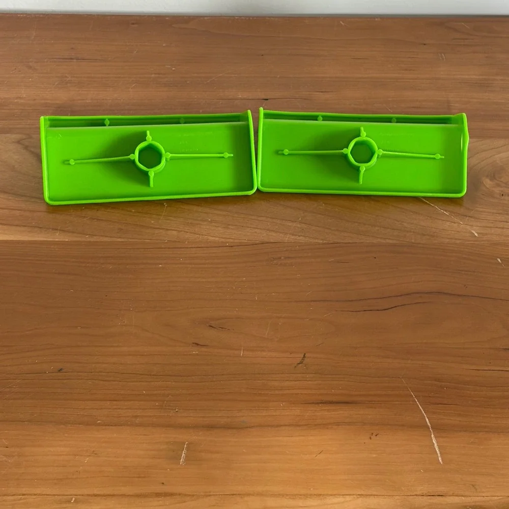 Vintage 1982 Mattel Barbie McDonalds Replacement Benches Green Plastic 2pc Set